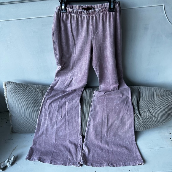 chatoyant Pants - Flare bottom pants